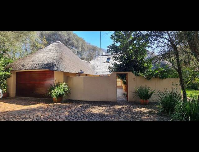 4 BEDROOM HOUSE FOR SALE IN LAKELAND ESTATE